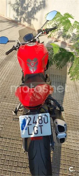 Ducati Monster 821 - Vista 4
