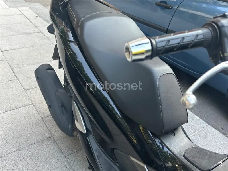 Honda PCX125 - Vista 6