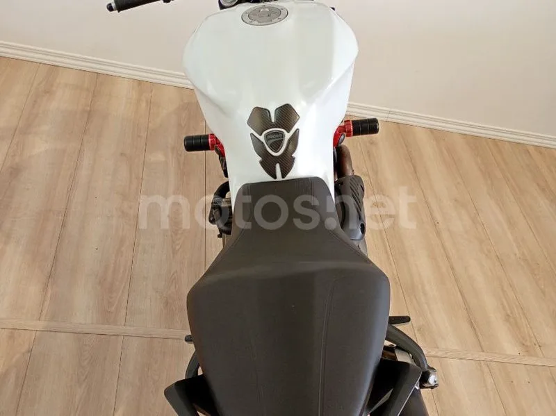 Ducati Monster 821 - Vista 11