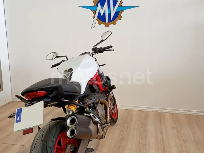 Ducati Monster 821 - Vista 8
