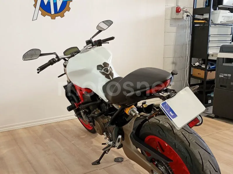 Ducati Monster 821 - Vista 10