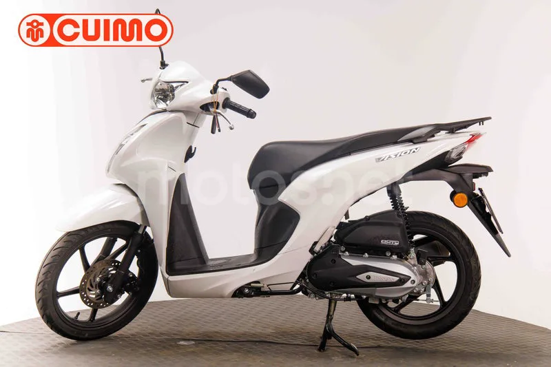 Honda Vision 110 - Vista 6