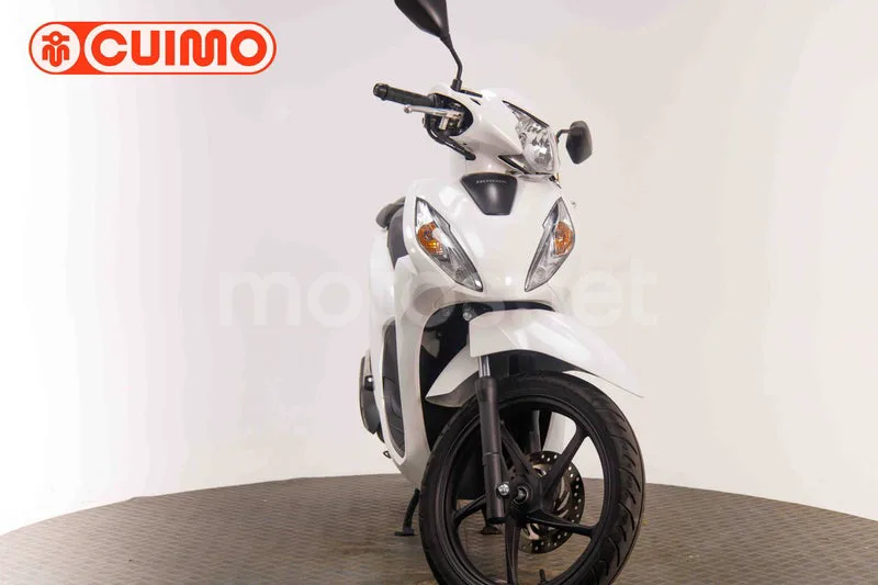 Honda Vision 110 - Vista 9