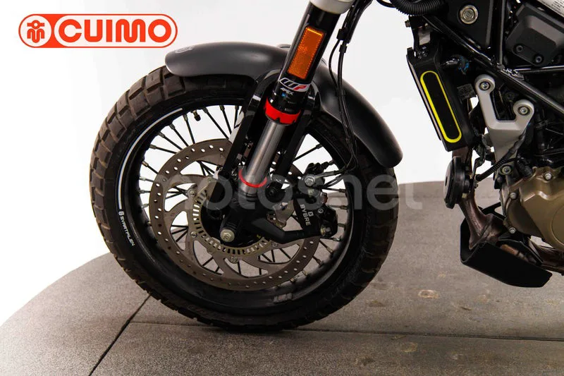 Husqvarna Svartpilen 125 - Vista 22