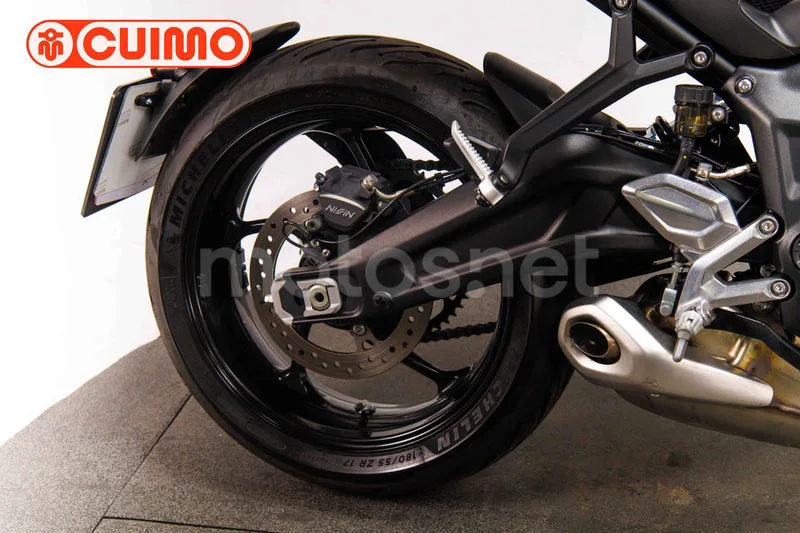 Triumph Trident 660 - Vista 16