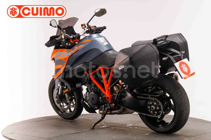 KTM 1290 Super Duke GT - Vista 6