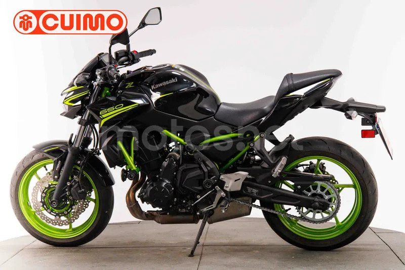 Kawasaki Z650 - Vista 8