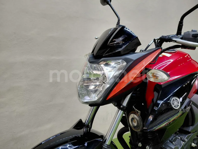 Yamaha YS125 - Vista 16