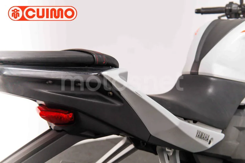 Yamaha MT-125 - Vista 16