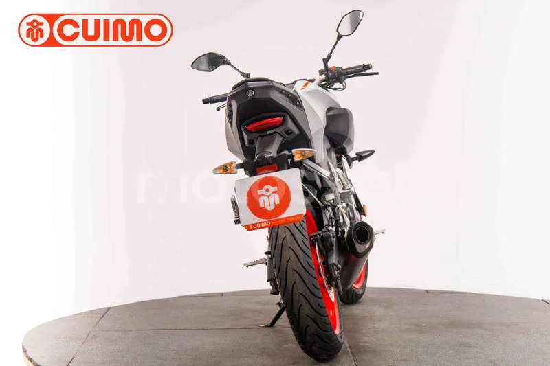 Yamaha MT-125 - Vista 5