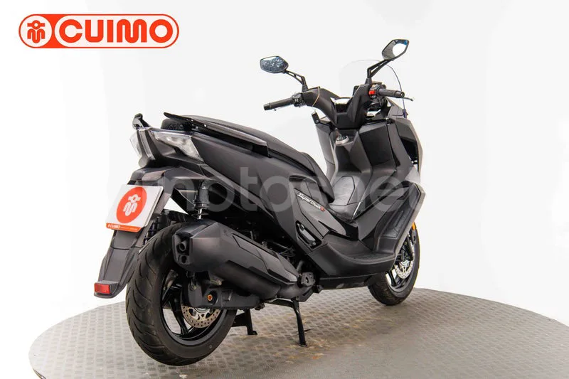 Kymco Super Dink 350 - Vista 4