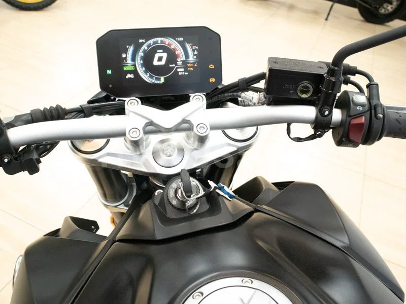 Voge 625R - Vista 10