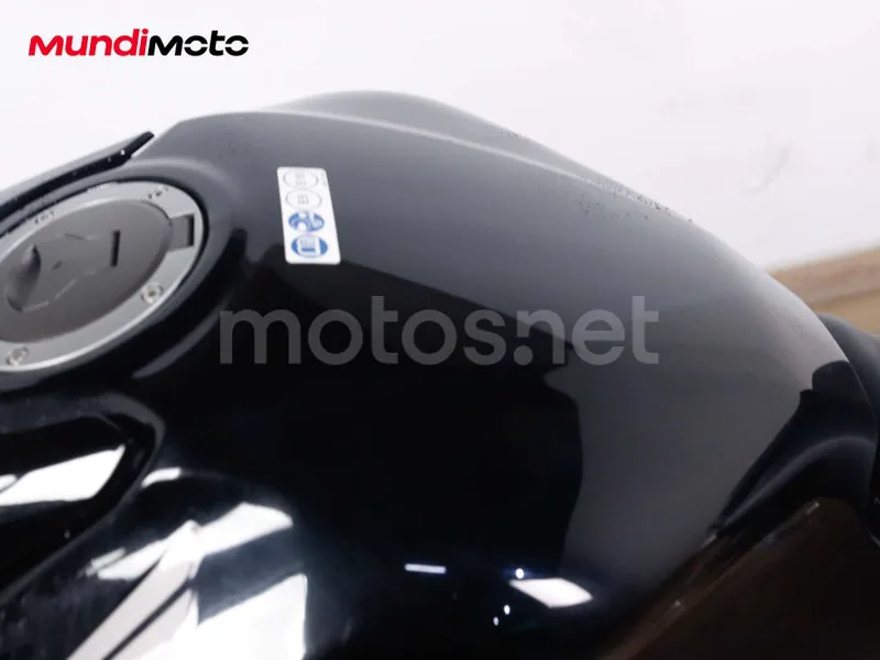 Honda CB650R - Vista 13