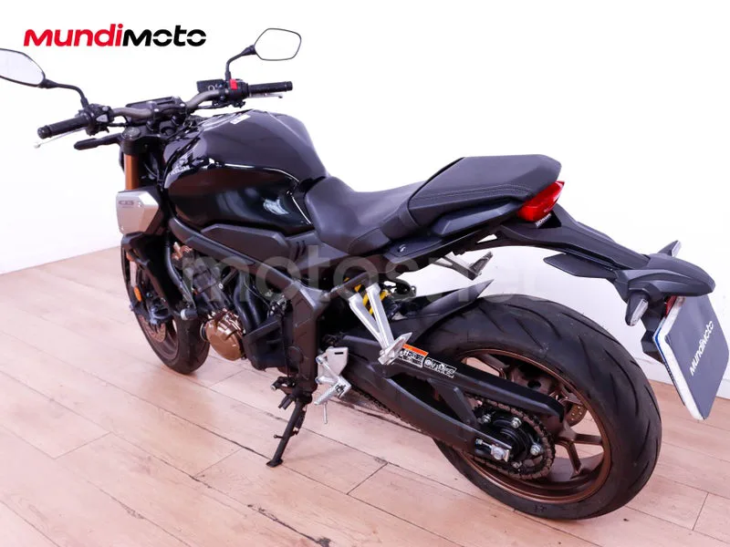 Honda CB650R - Vista 8