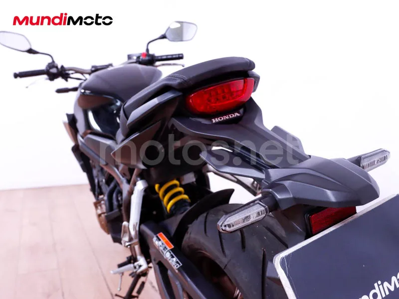 Honda CB650R - Vista 9