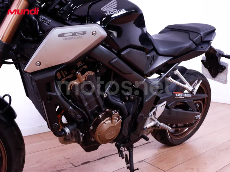 Honda CB650R - Vista 10