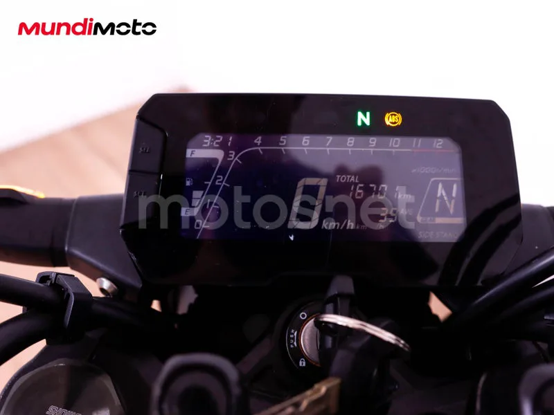 Honda CB125R - Vista 12