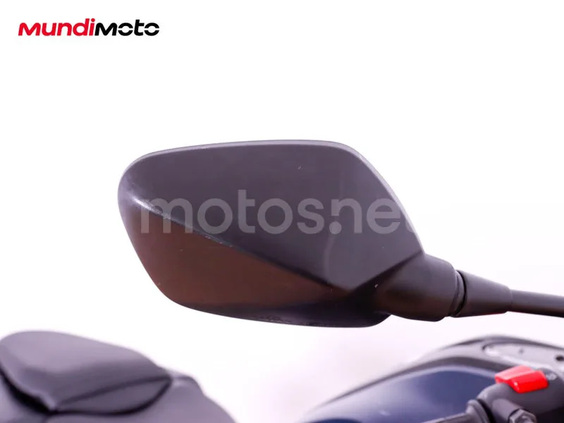 Honda CB125R - Vista 14