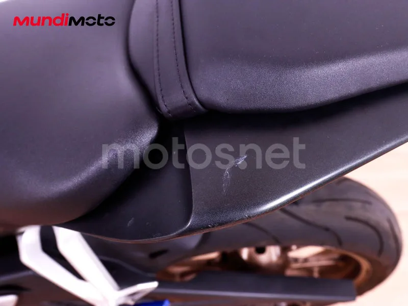 Honda CB125R - Vista 17