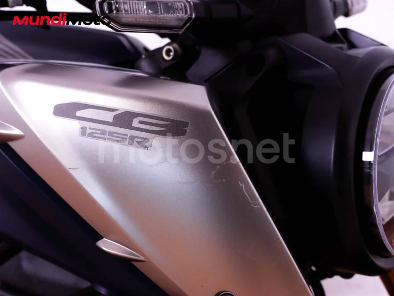 Honda CB125R - Vista 27