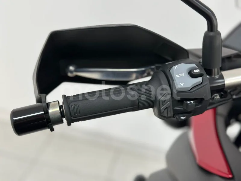Suzuki V-Strom 650XT - Vista 13