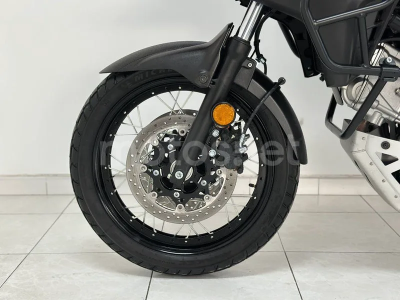 Suzuki V-Strom 650XT - Vista 15
