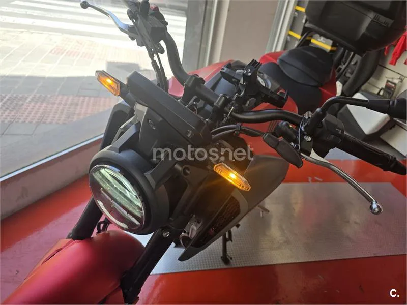 Honda CB125R - Vista 7