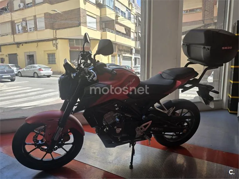 Honda CB125R - Vista 9