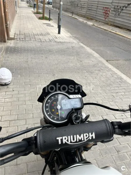 Triumph Scrambler 400 X - Vista 6