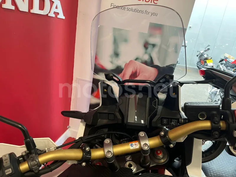 Honda CRF1000L Africa Twin - Vista 6