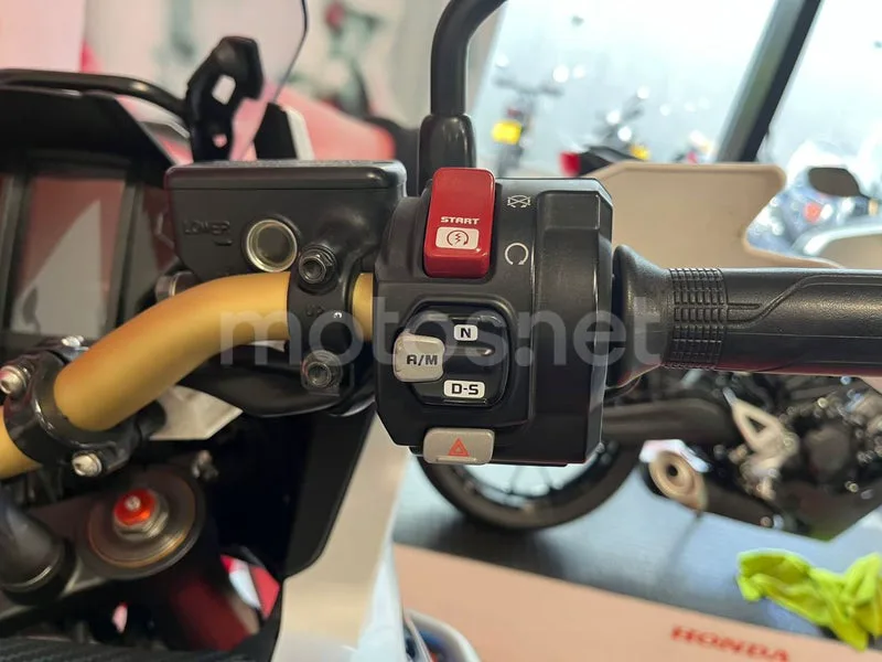Honda CRF1000L Africa Twin - Vista 7