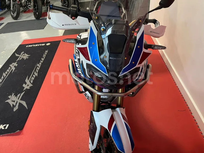 Honda CRF1000L Africa Twin - Vista 8