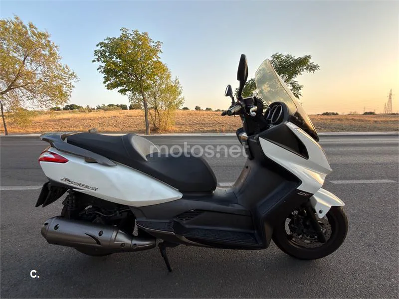 Kymco Super Dink 125 - Vista 3