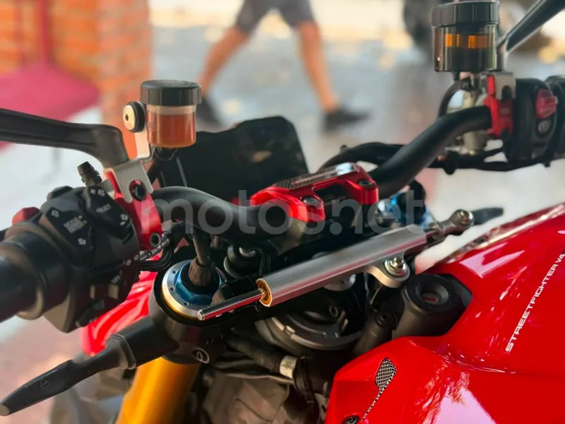 Ducati Streetfighter V4 - Vista 3