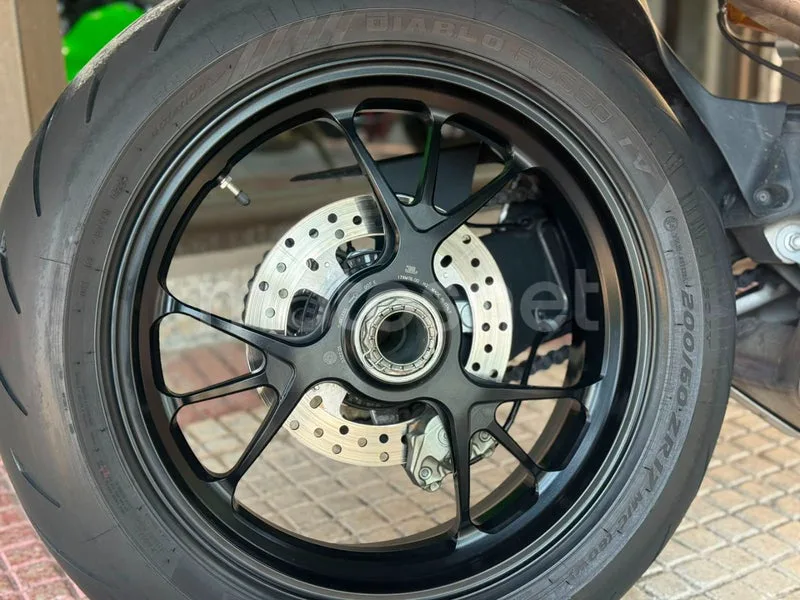 Ducati Streetfighter V4 - Vista 6