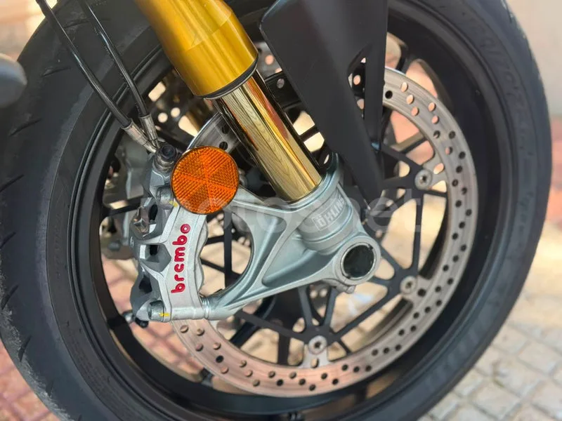 Ducati Streetfighter V4 - Vista 7