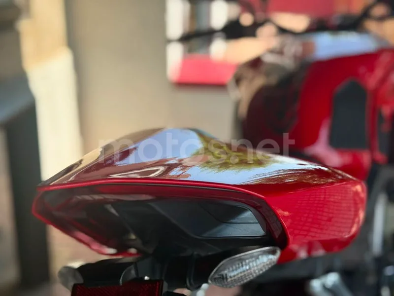 Ducati Streetfighter V4 - Vista 9