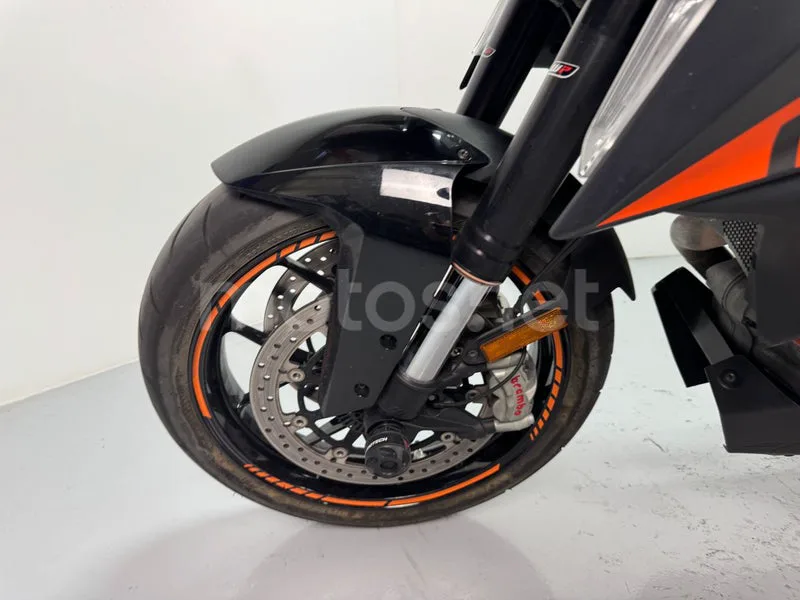 KTM 1290 Super Duke GT - Vista 20