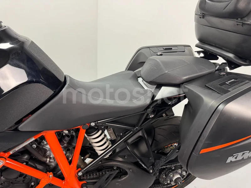 KTM 1290 Super Duke GT - Vista 22