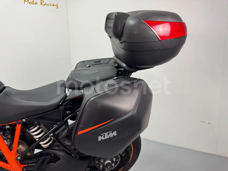 KTM 1290 Super Duke GT - Vista 23