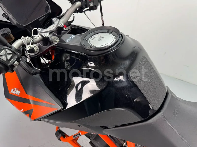 KTM 1290 Super Duke GT - Vista 25