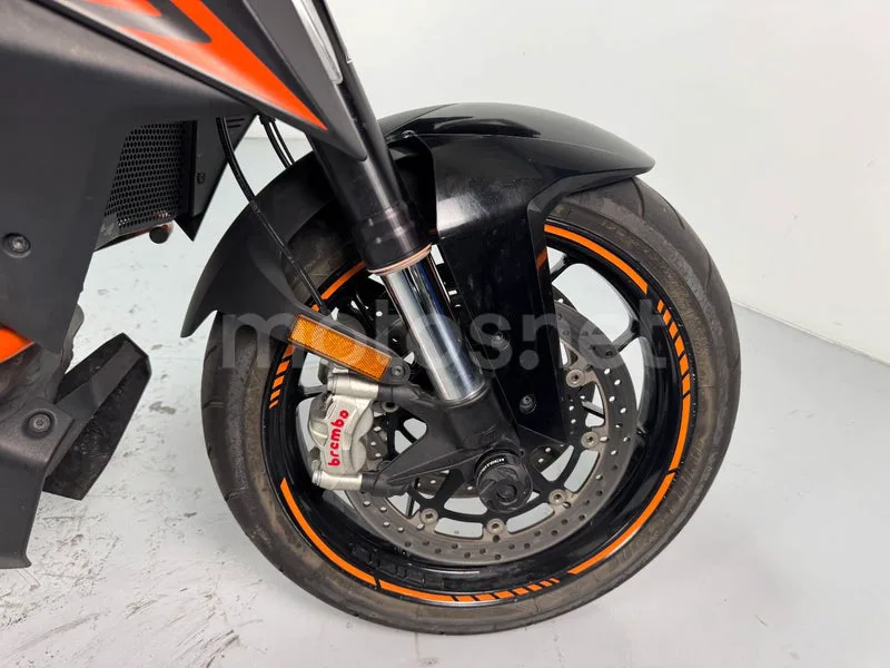 KTM 1290 Super Duke GT - Vista 5