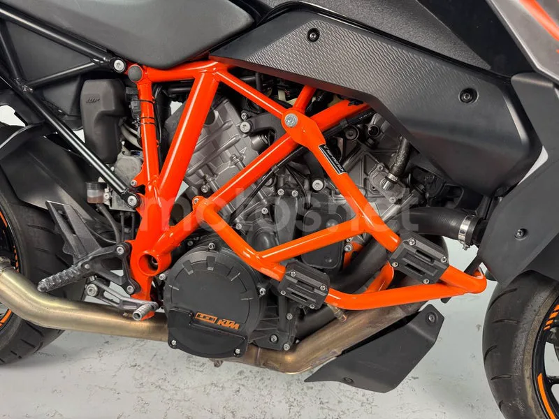 KTM 1290 Super Duke GT - Vista 6