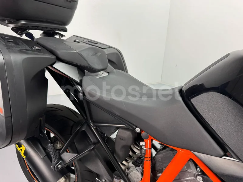 KTM 1290 Super Duke GT - Vista 8