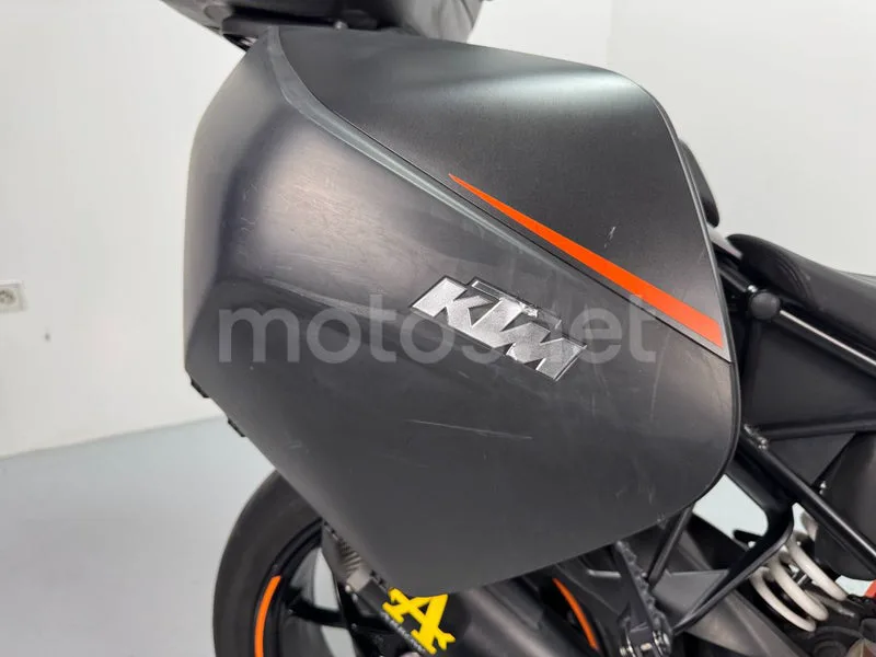 KTM 1290 Super Duke GT - Vista 10
