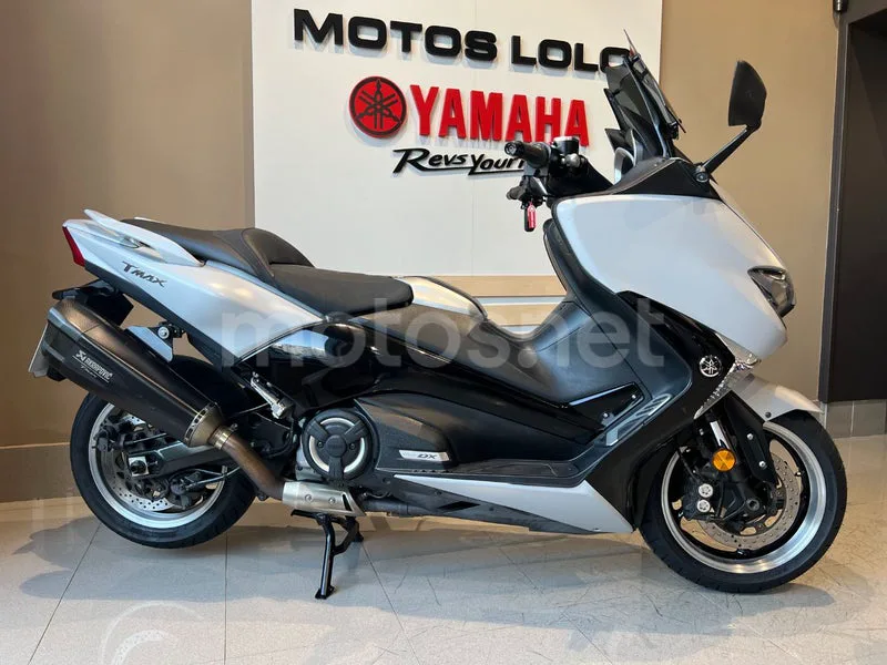 Yamaha TMAX - Vista 4