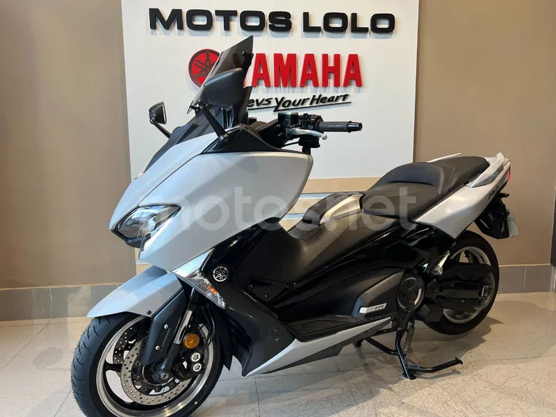 Yamaha TMAX - Vista 6