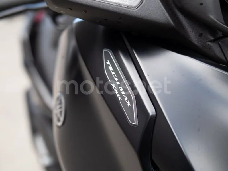 Yamaha XMAX 300 - Vista 13