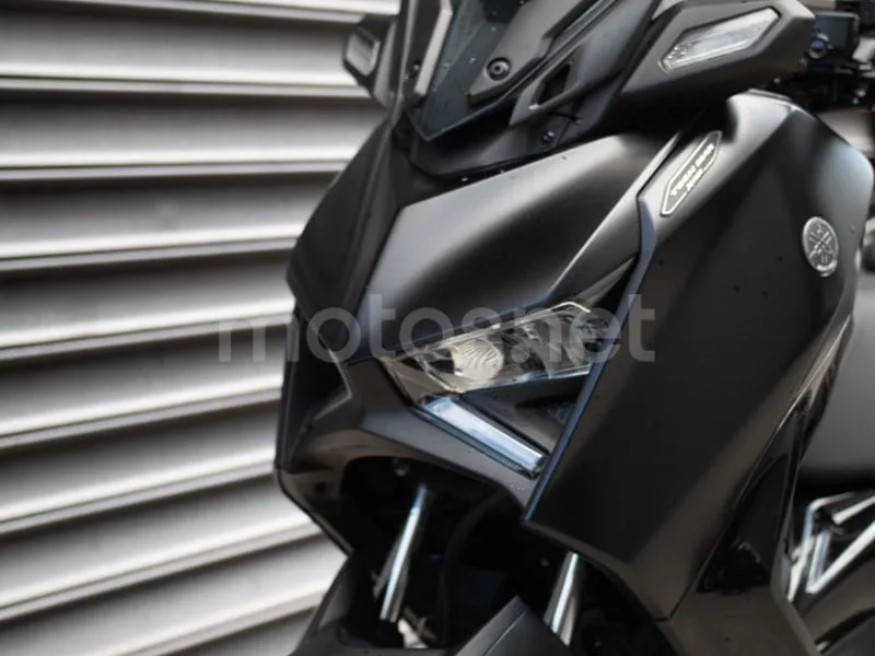 Yamaha XMAX 300 - Vista 16