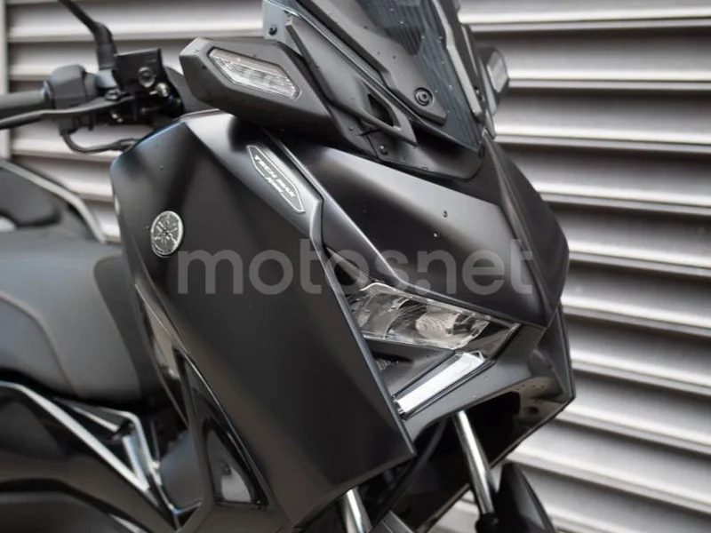 Yamaha XMAX 300 - Vista 3